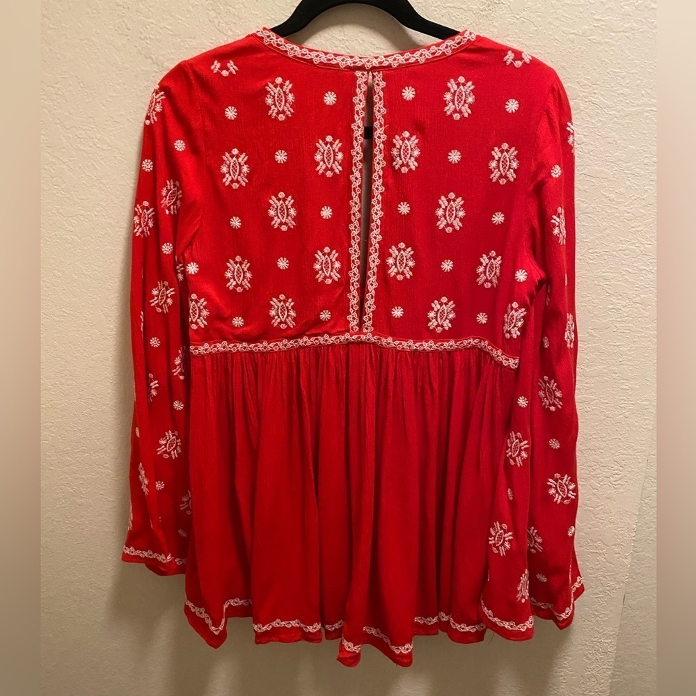 Vici Red & White Roses & More Embroidered Blouse Size Small New With Tag - Picture 9 of 12
